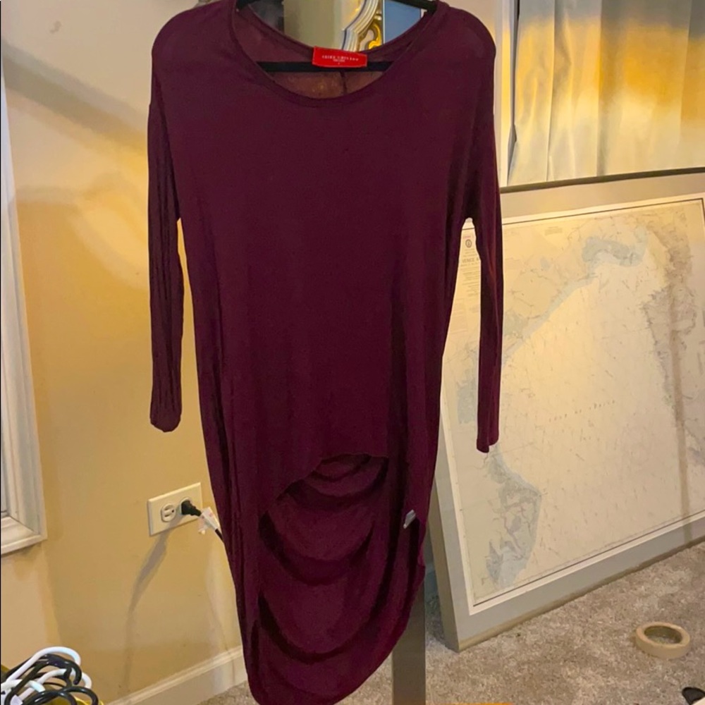 Akira maroon small hi lo long sleeve